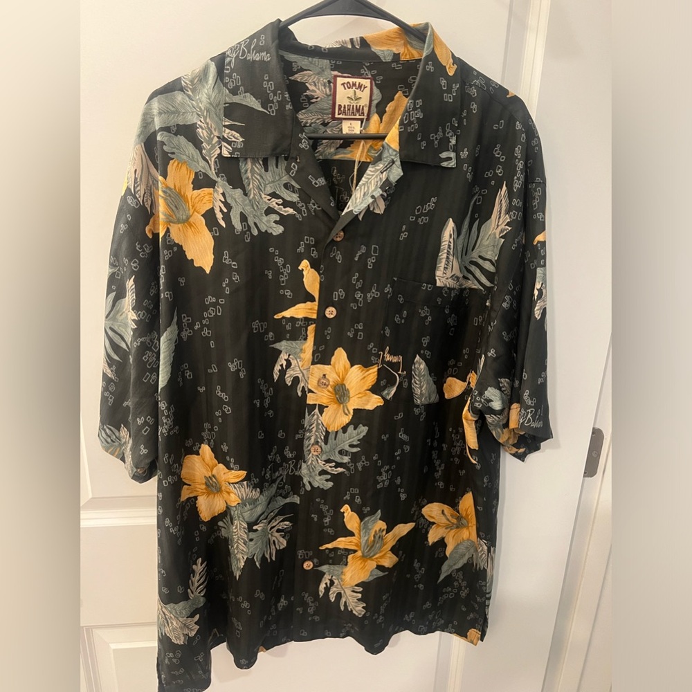 NWT Tommy Bahama - 100% Silk Button Down Shirt - L